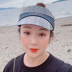 Meet your Posher, Hui